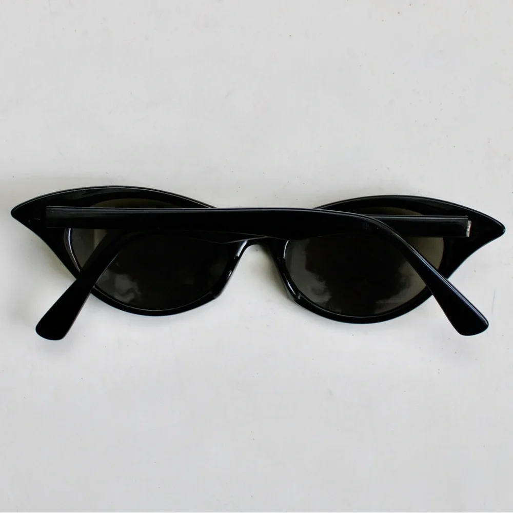 Vintage 1950's Women's Black Rhinestone Cat Eye Sunglasses - Picture 5 of 5